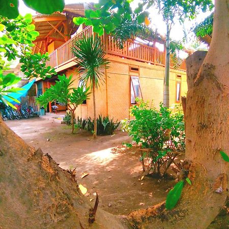 Lima Bintang Hotell Gili Trawangan Exteriör bild