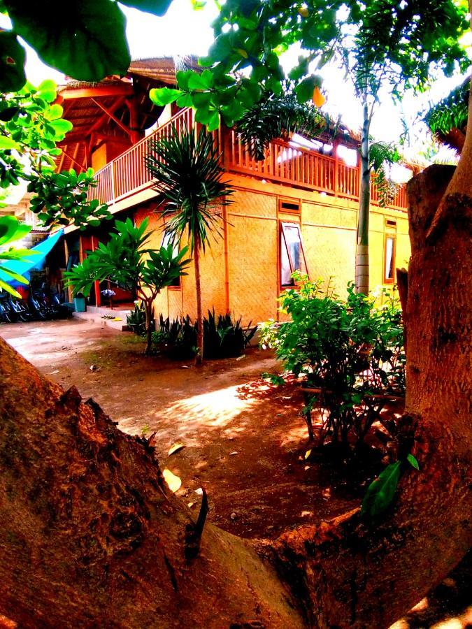 Lima Bintang Hotell Gili Trawangan Exteriör bild