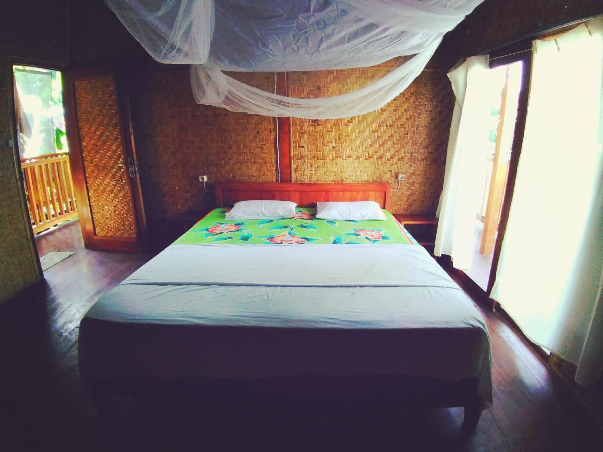 Lima Bintang Hotell Gili Trawangan Exteriör bild