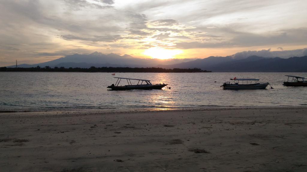 Lima Bintang Hotell Gili Trawangan Exteriör bild