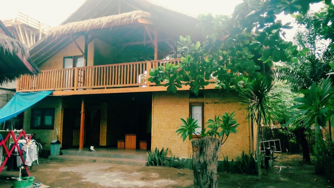 Lima Bintang Hotell Gili Trawangan Exteriör bild